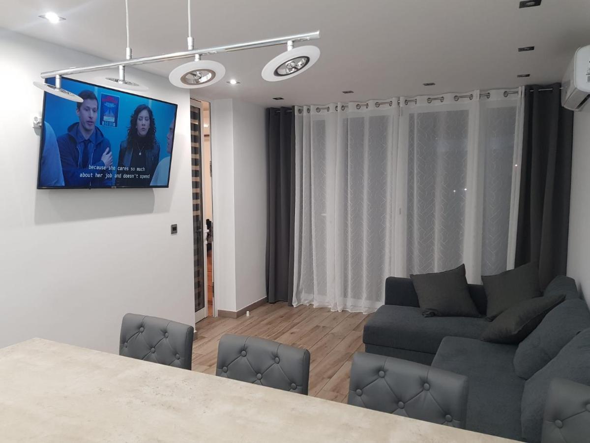 Family Comfortable Apartment Arona  Eksteriør bilde
